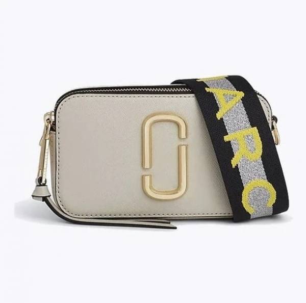 Qoo10人気「ショルダーバッグ」ランキング　カラフルなバッグでコーデにアクセントを　ハンズフリーなミニショルダーバッグが人気