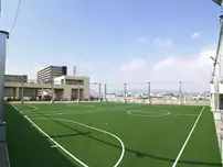 あまがさきキューズモールに新スポットが続々誕生地域の人々が集い交流する場「まなびのひろば」屋上に「フットサルコート」を新設