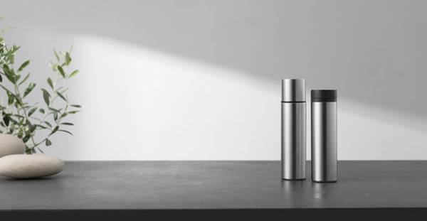 株式会社SUS(サス)がウクライナの人々への支援としてチャリティーボトルを製造　3月23日よりSEVEN SEVEN公式 Online Storeで予約販売開始！