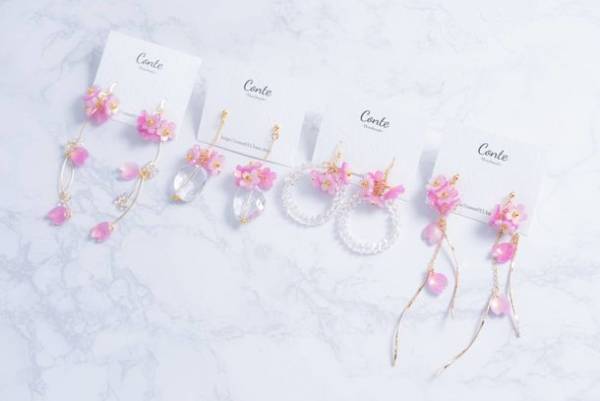 太陽光で色が変わる桜のピアス・イヤリング　2022春・新作「色づく桜」を販売開始