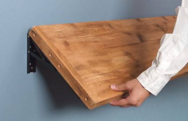 DIY専門ブランドTANNER　合計26万人フォロワーのアンバサダーの意見を活かした新商品『アイアン棚受け』を2022年3月25日(金)より発売