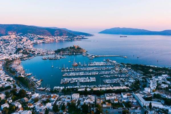 【トルコ共和国大使館・文化広報参事官室】トルコの絶景ハネムーンスポットのご紹介　～世界中の新婚カップルに旅先として選び続けられる理由とは～