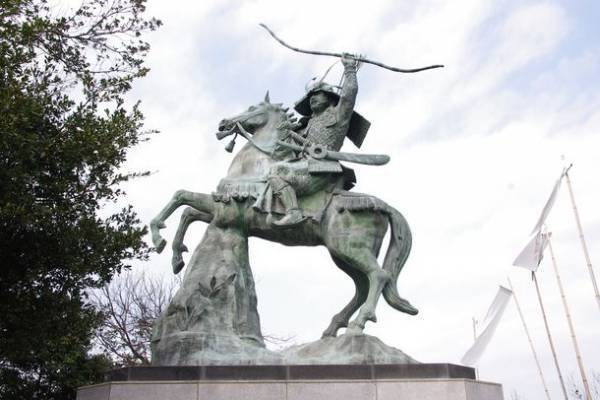 源義経にまつわる伝説が詰まった、徳島県小松島市の歴史街道「義経ドリームロード」を紹介するWEB記事が3月17日公開