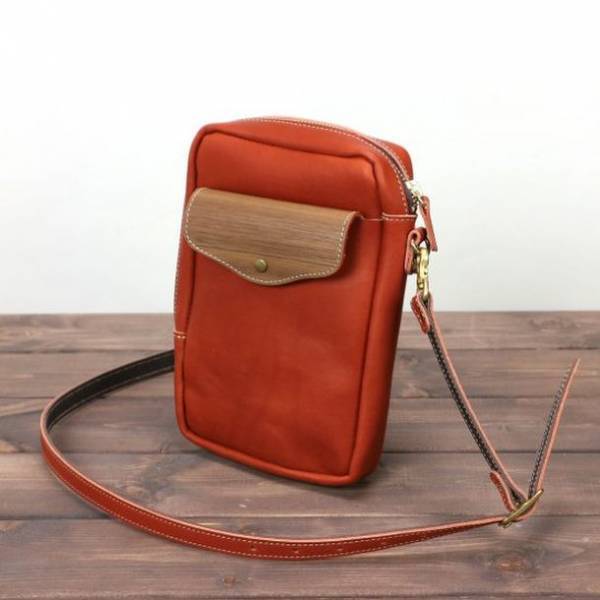 天然木×素染めレザーのショルダーバッグ「VTコンパクトショルダー」販売を開始しました