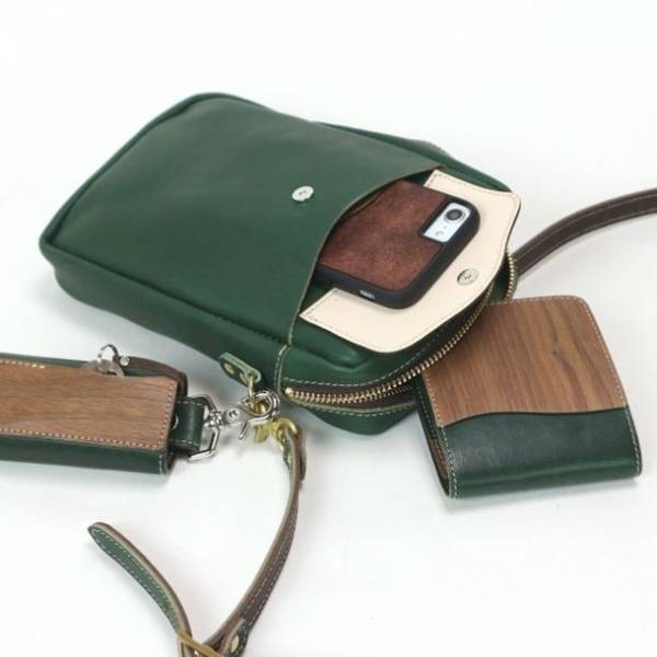 天然木×素染めレザーのショルダーバッグ「VTコンパクトショルダー」販売を開始しました