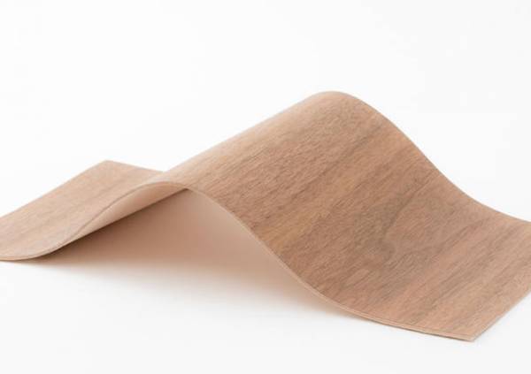 天然木×素染めレザーのショルダーバッグ「VTコンパクトショルダー」販売を開始しました