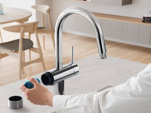 高級水栓メーカー“GROHE”のミンタシリーズから、デザインも機能も兼ね備えた浄水器一体型キッチン水栓が2022年6月リリース