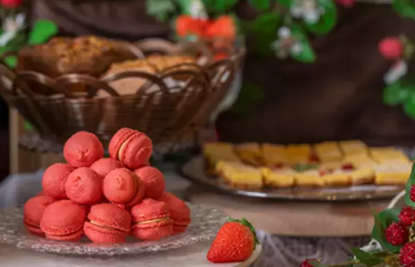 いちご専門店の道の駅「いちごBonBonBERRY 伊豆の国factory」にて春爛漫のピクニック気分を楽しめるキュートないちご尽くしのスイーツビュッフェ『いちごの国のピクニックパーティー』を4月1日(金)より期間限定で開催！