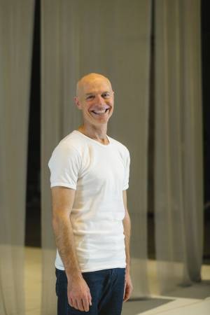 全国4劇場による連携で誕生、日本から世界へ。束芋【アニメーション】×ヨルグ・ミュラー【現代サーカス】の新作舞台を全国4劇場で公演が決定