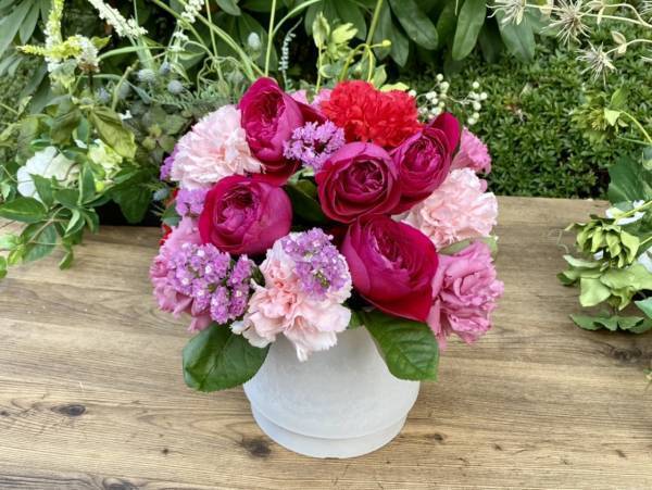 ～プラスチックの使用を大幅に削減し、紙製ラッピング、リサイクル素材やエコ素材の器を採用～多様性と地球環境に想いを寄せる日日比谷花壇の母の日「エシカルフラワーギフト」3月24日（木）から店頭予約受付開始