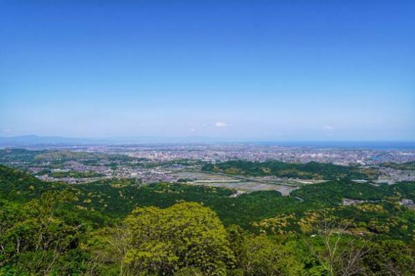 伊勢の酒蔵「河武醸造」とみちひらきの大神「猿田彦神社」を巡るオンラインツアー4/16開催　～新ブランド日本酒「式」伊勢の神秘に心と体を癒す～