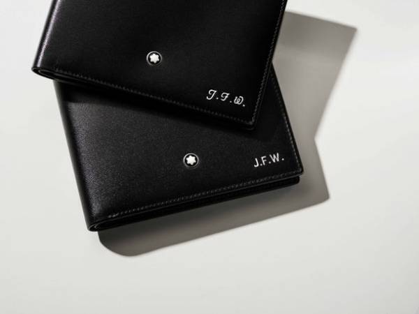 名入れ可能な筆記具・スモールレザーグッズをご購入のお客様に、名入れクーポンをプレゼント！