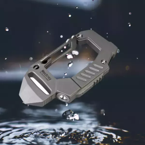 アウトドアから緊急時まで多機能ツールとして活躍！チタン製カラビナライト『MecArmy FL10』、4月下旬よりMakuakeにて先行販売