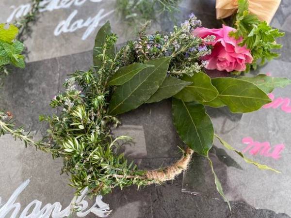 伊勢　老舗はちみつ屋から人と環境に優しい“Bioフラワー”がセットになった「母の日限定ギフト」を3月31日から数量限定販売