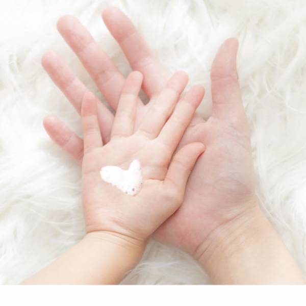 4/1　さらにお求めやすい価格になります。乾燥肌・肌荒れ治療薬「あわわヘパリノイドフォーム」価格改定のお知らせ　～大人から子どもまで、繰り返す乾燥肌を泡で治し、しっとりなめらかな肌へ～