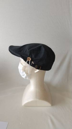 マスクの紐を耳にかけなくて済む「マスクボタン付き帽子」発売！