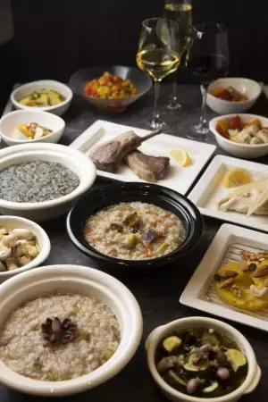 広尾のオーガニックお粥バル「FabuDine.」で4月5日から「ゴロゴロお豆 グリーンピースのお粥」を期間・数量限定販売！