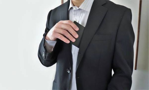 「小さく、薄く、美しく」新感覚ギミックが創り出す、アートのような長財布「ミニマムロングウォレットFLAP」をMakuakeにて先行予約販売開始！