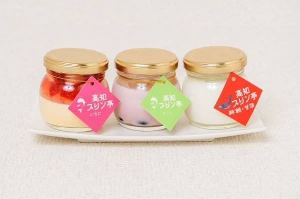 高知プリン亭からお花見のお供にぴったりの春商品が新登場！とろ～りなめらか、一口で春が広がる「さくらプリン」とパステルカラーのトッピングがかわいい「さくらさくソフトクリーム」