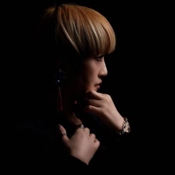 国内エレクトロスウィングアーティストのパイオニア「moeko_ok」が90年代を代表するヒット曲The Cardigans「CARNIVAL」のカバーをデジタルリリース！