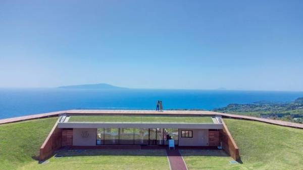 静岡県伊東市「第51回小室山公園つつじ祭り」4月29日から5月5日まで開催　～ゴールデンウイークを彩る真っ赤な絨毯～