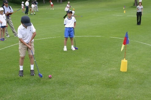 お子さま向け企画！青い空、緑の芝生を感じよう！「わくわくゴルフ場体験！at 桔梗が丘ゴルフコース」