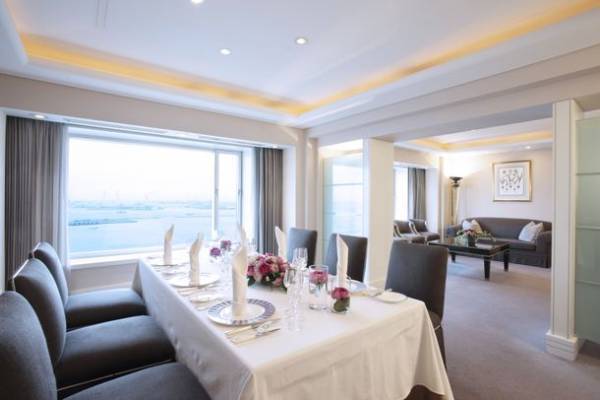 ヨコハマ グランド インターコンチネンタル ホテル　旬のさくらんぼを味わうキュートな「チェリーアフタヌーンティー」　海を一望するラウンジで5月9日より提供開始