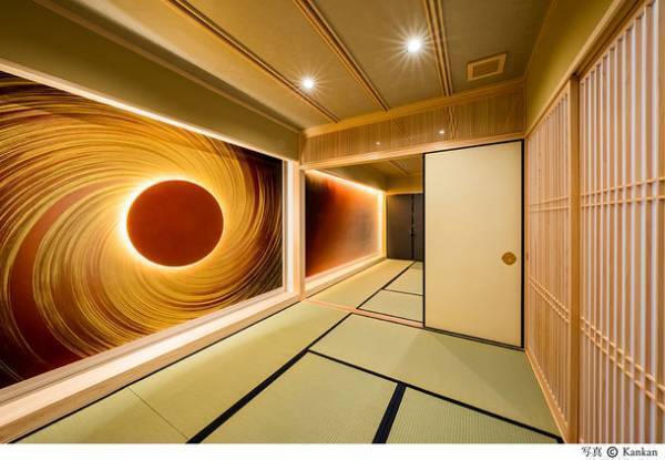 1200年の伝統ある高野山の宿坊「恵光院」に金沢箔のアートによる新しい瞑想空間が誕生