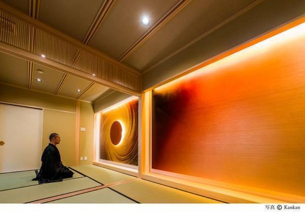 1200年の伝統ある高野山の宿坊「恵光院」に金沢箔のアートによる新しい瞑想空間が誕生