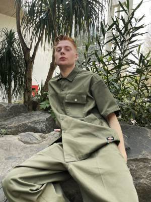 LIBERE×Dickies カプセルコレクションワーク×リラックスムードのオーバーシルエットセットアップが登場