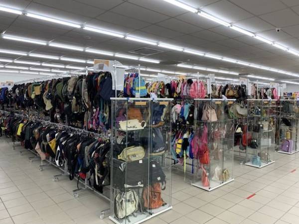 日本で販売しきれなかった商品、年間約500万点、約2,600トンをマレーシアで再流通　ブックオフグループのリユースショップ「Jalan Jalan Japan」9号店「Tampoi(タンポイ)」店が2022年4月1日(金)に新規オープン