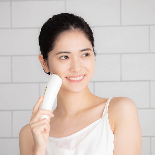 株式会社PTWが運営する「eminalift」が、日本コンシューマーリサーチ調査の美顔器部門3冠達成