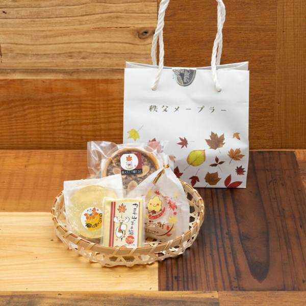 SLパレオエクスプレスの車内で、沿線地域PRイベント　4/10秩父駅直結「じばさん商店」、4/16花の癒し「行田花手水」とコラボイベントを実施