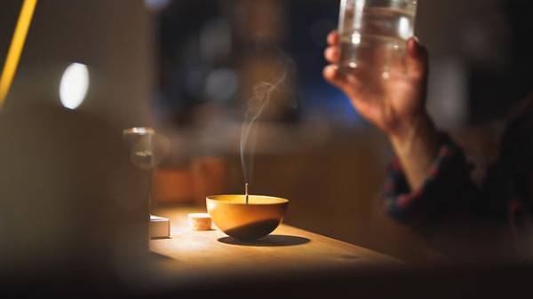 大人気「暮らし系」YouTuberが提案する、暮らしを楽しくする道具たち　新商品のお香「kumo」が2022年4月14日21時発売