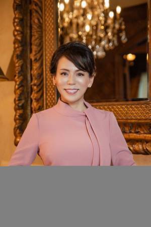 「ミリオネアヨガマスターの9つの習慣 ―お金と幸福のヨガ哲学の教え(アキ・ソラーノ著)」を4/7刊行