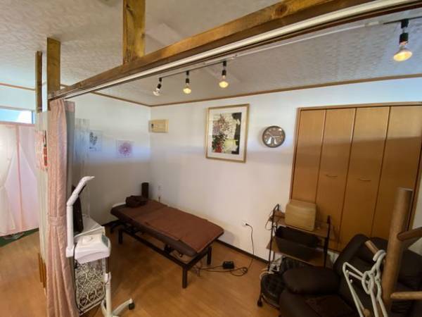 「さするだけ」のボディケアが姿勢改善を願う高齢者に大好評。日本初のスキンストレッチ専門センターが神奈川県秦野市にオープン