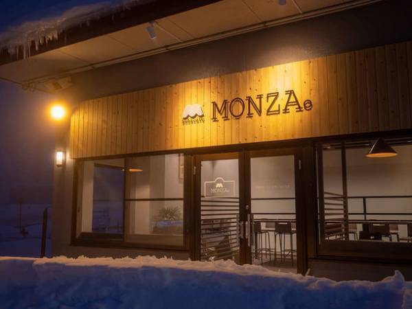 コロナ禍でも来店客数を3倍にした「そばカフェMONZA。」が天童ブルワリーの「幻のクラフトビール」を扱ったビアテラスを備えて4月16日にグランドオープン！