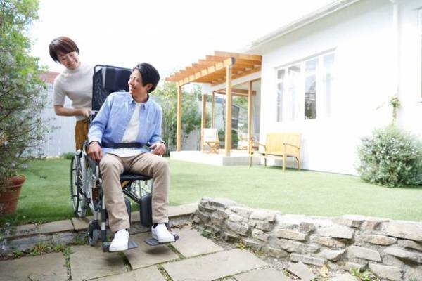 株式会社スペースケアは、3タイプのオリジナル車いす『アクティブONE』『ファームリー』『モア』の販売・介護保険レンタル及び、車いす見守りセンサー『メルコル』の販売を開始！