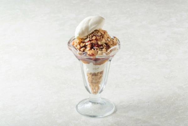 注目が集まる“オーツ麦”の魅力に触れる　カルビー後援の『Have more Oats!オーツ麦フェア in Omotesando』　2022年4月15日(金)～5月13日(金)まで、表参道5店舗で開催