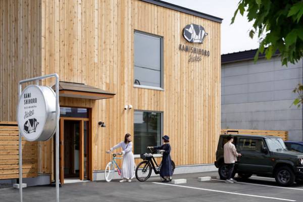 プレミアムEV Car　ポルシェタイカン乗り放題！北海道・上士幌町のカミシホロホテルで「カミシホロホテルカーシェアプラン」を予約開始