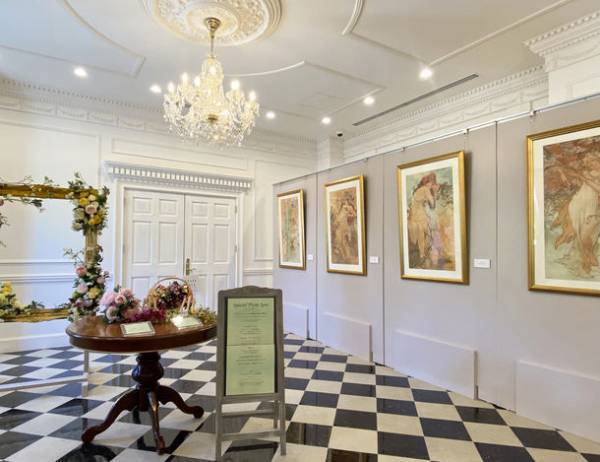 まるで絵画のような美しさ！滋賀／米原の人気の英国式庭園に、色とりどりのバラが華やかに咲き誇るガーデンシーズンが到来　一番美しい時間にバラを楽しむ「朝バラガーデン」も初開催！