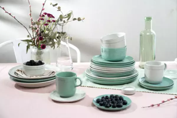 仏鋳物ホーロー鍋ストウブ　新色「シフォンローズ」が世界に先駆け日本で発売