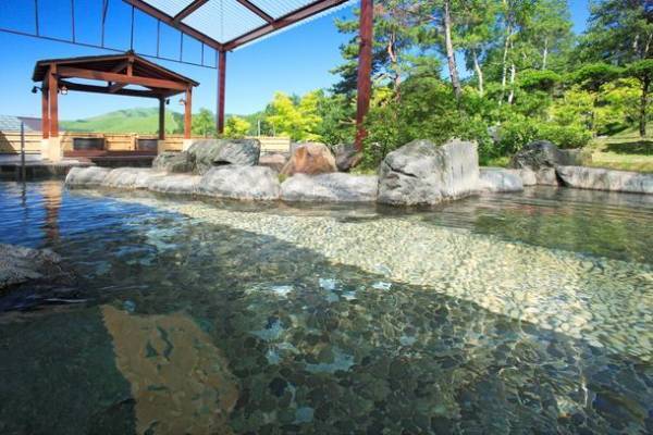 茅野市白樺湖のオートキャンプ場がリニューアルオープン！「白樺リゾートOUTDOOR BASE ＆ CAMPING VILLAGE」