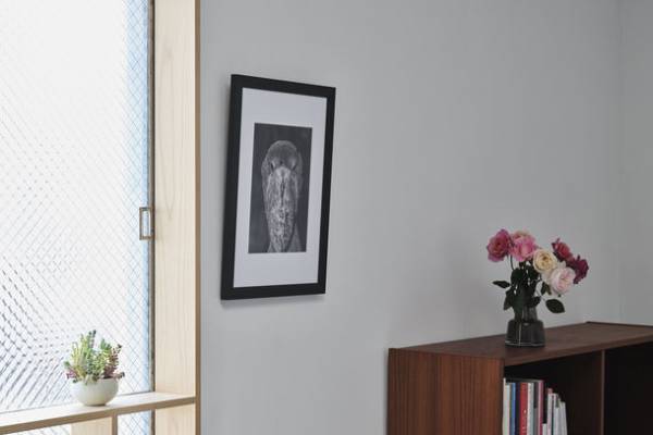 アルミ額縁を作り続けて50年のアルナが提案する第6弾「SLICE」を発表　4月19日に販売開始！