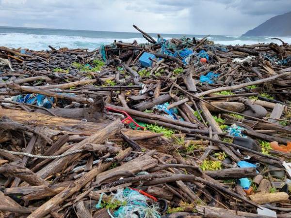 世界自然遺産 知床で“海洋漂着ゴミを回収する運搬船”を調達するためのプロジェクトがスタート　クラウドファンディング CAMPFIREにて4月30日まで実施