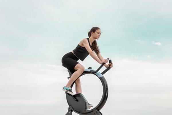 デザイン性を重視したフィットネスバイク“arcon”先行予約販売を「Makuake」にて4月29日まで実施中！