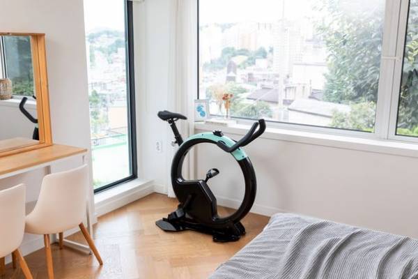 デザイン性を重視したフィットネスバイク“arcon”先行予約販売を「Makuake」にて4月29日まで実施中！