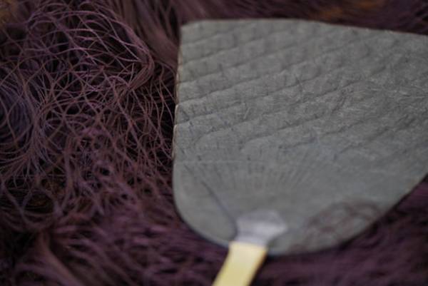 廃棄漁網をリユースしたサステナブルな丸亀うちわ「REFINE」4月22日アースデーから世界へ発信！“今欲しい、一生もの”