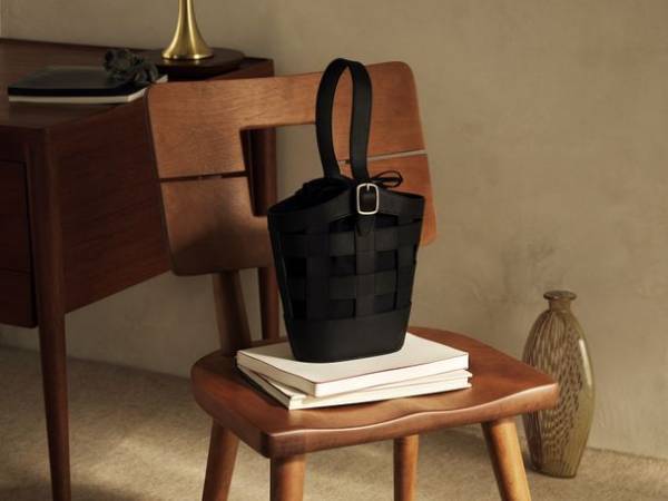 アニエスベー、新作コレクションを展開「Cocktails, soirs, etc....」