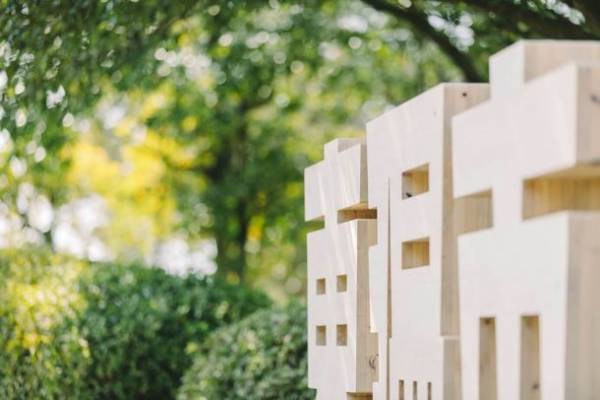 木造モニュメントで地域や施設のSNS発信力アップ！3D木造パブリックサイン「モクロゴ」がとべ動物園に設置されました